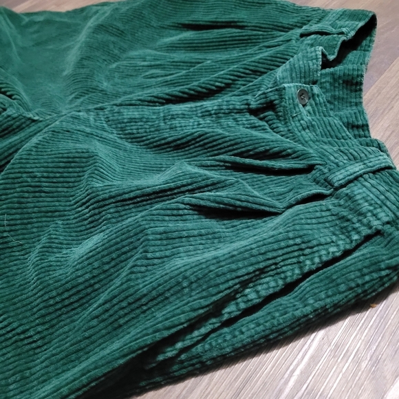 80s Vintage Deep Green Corduroy Pleated Trousers Size 26/27 Pleated Cotton - Picture 2 of 9